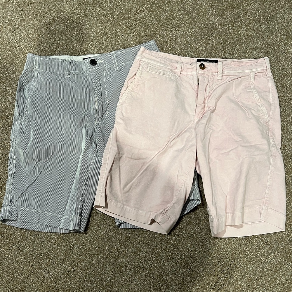 Men’s American Eagle shorts 2 pair 28” waist